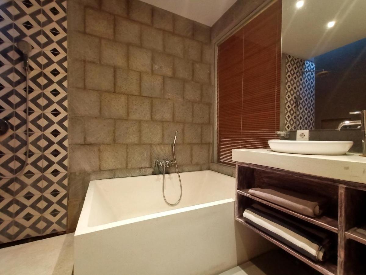 The Avani Villas Kuta Lombok Extérieur photo