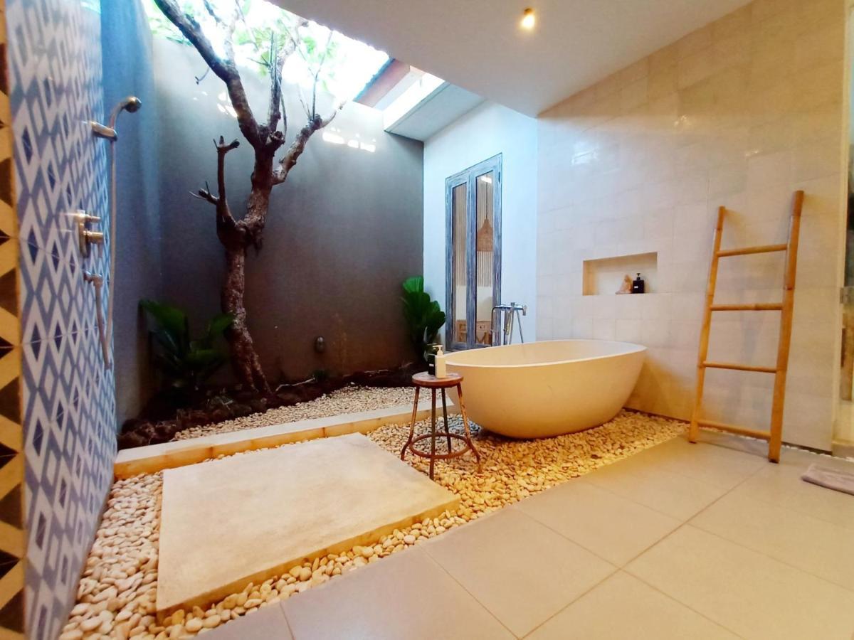 The Avani Villas Kuta Lombok Extérieur photo